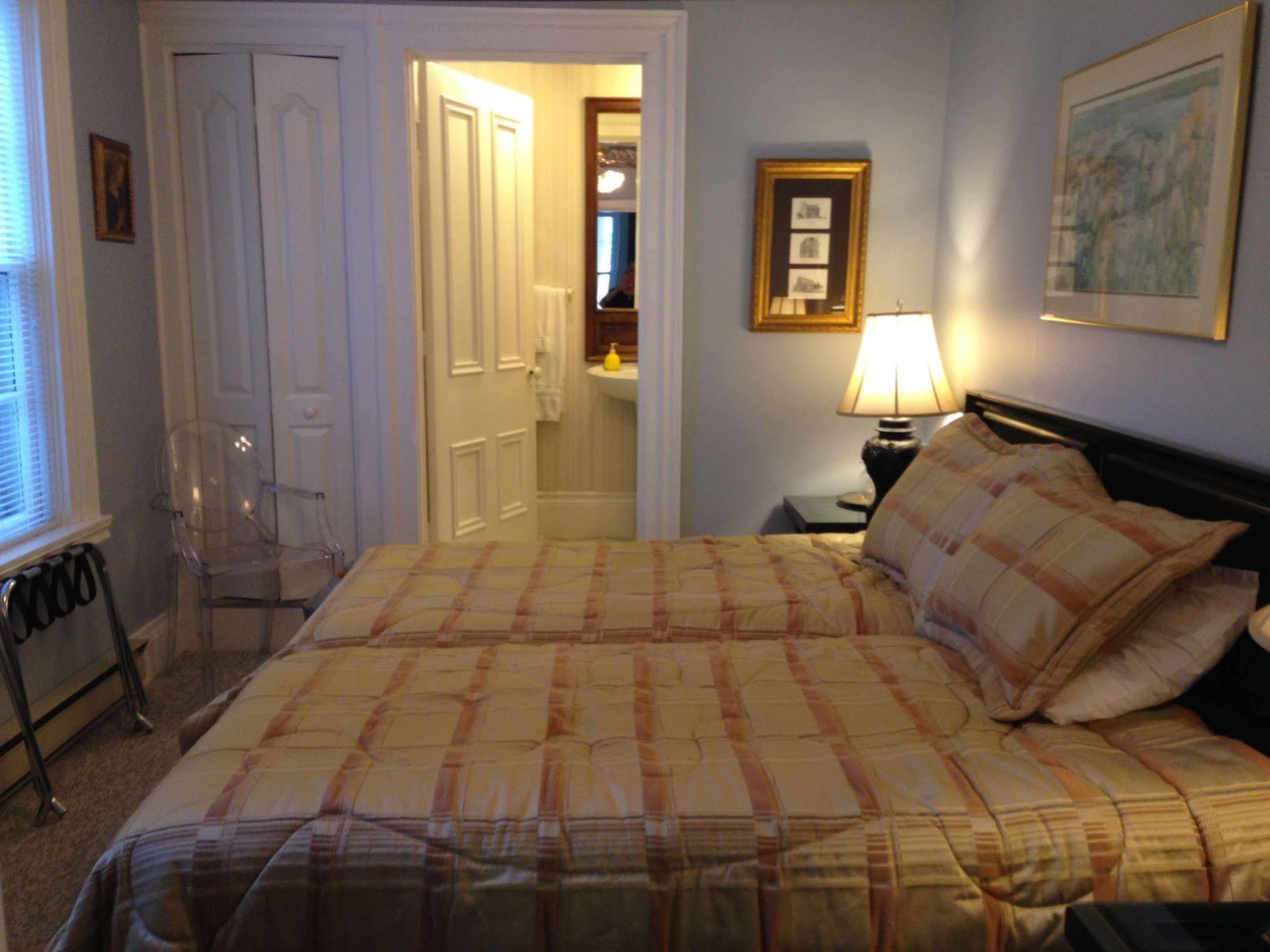 Trinity House Inn Gananoque Eksteriør billede