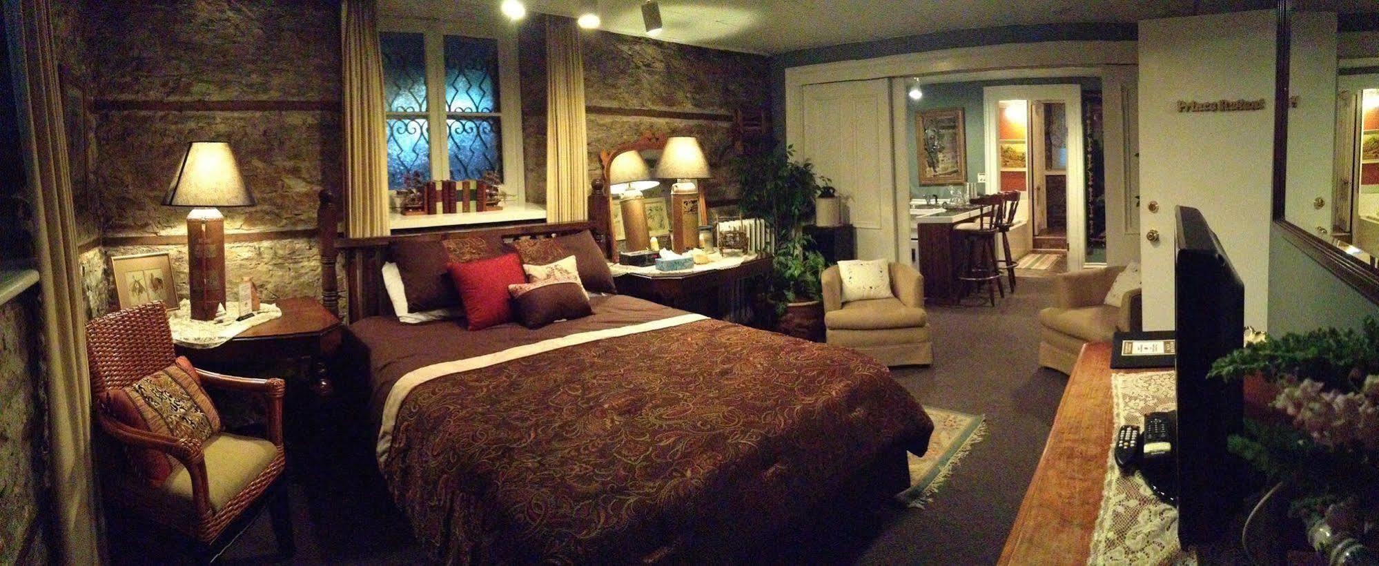 Trinity House Inn Gananoque Eksteriør billede