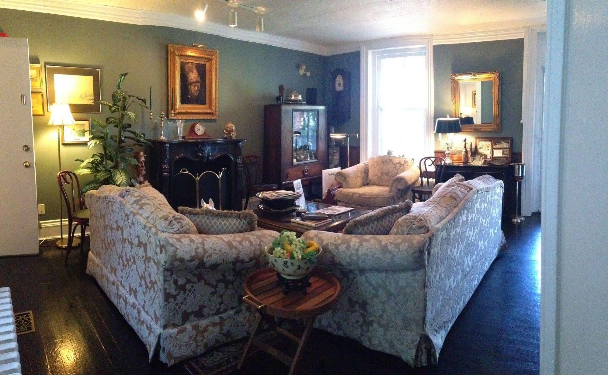 Trinity House Inn Gananoque Eksteriør billede