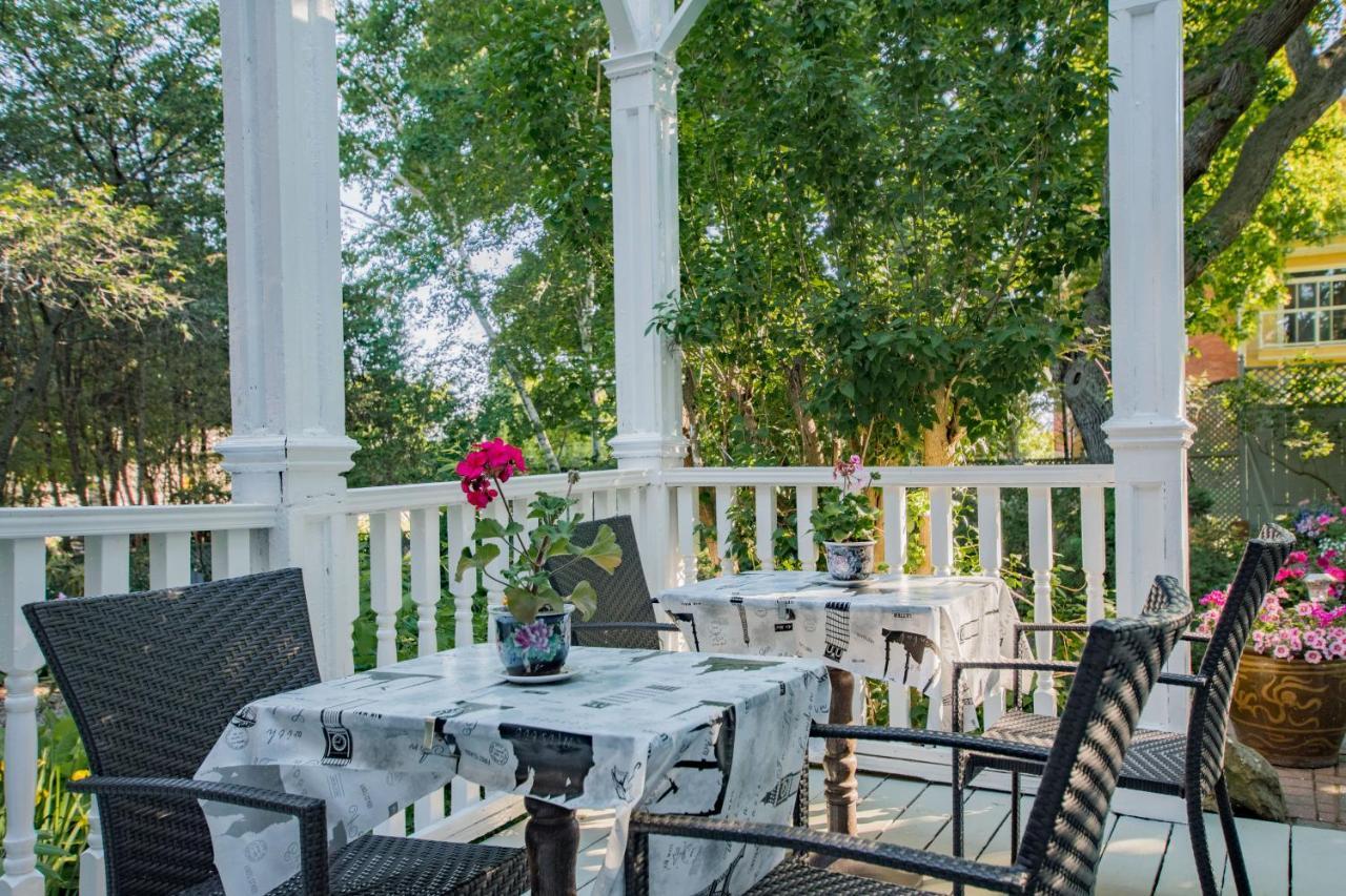 Trinity House Inn Gananoque Eksteriør billede