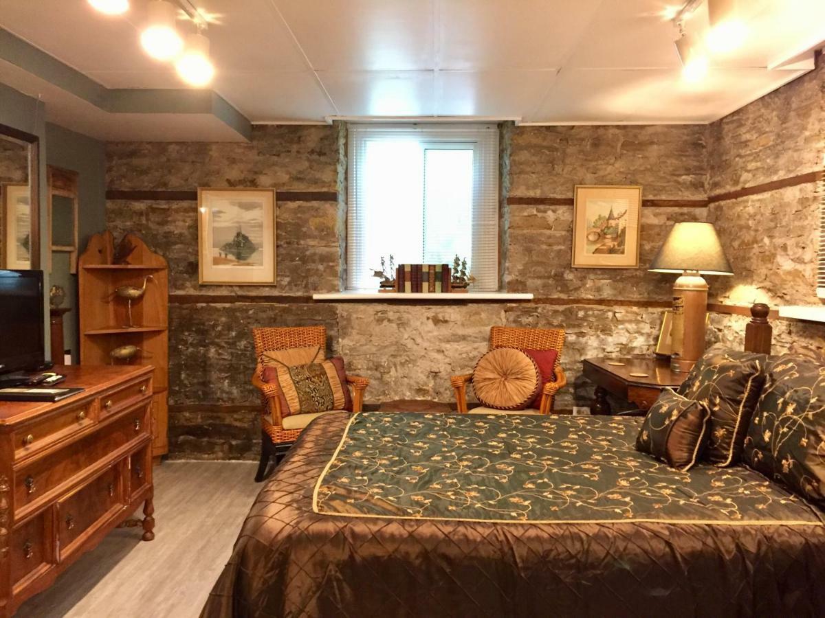 Trinity House Inn Gananoque Eksteriør billede