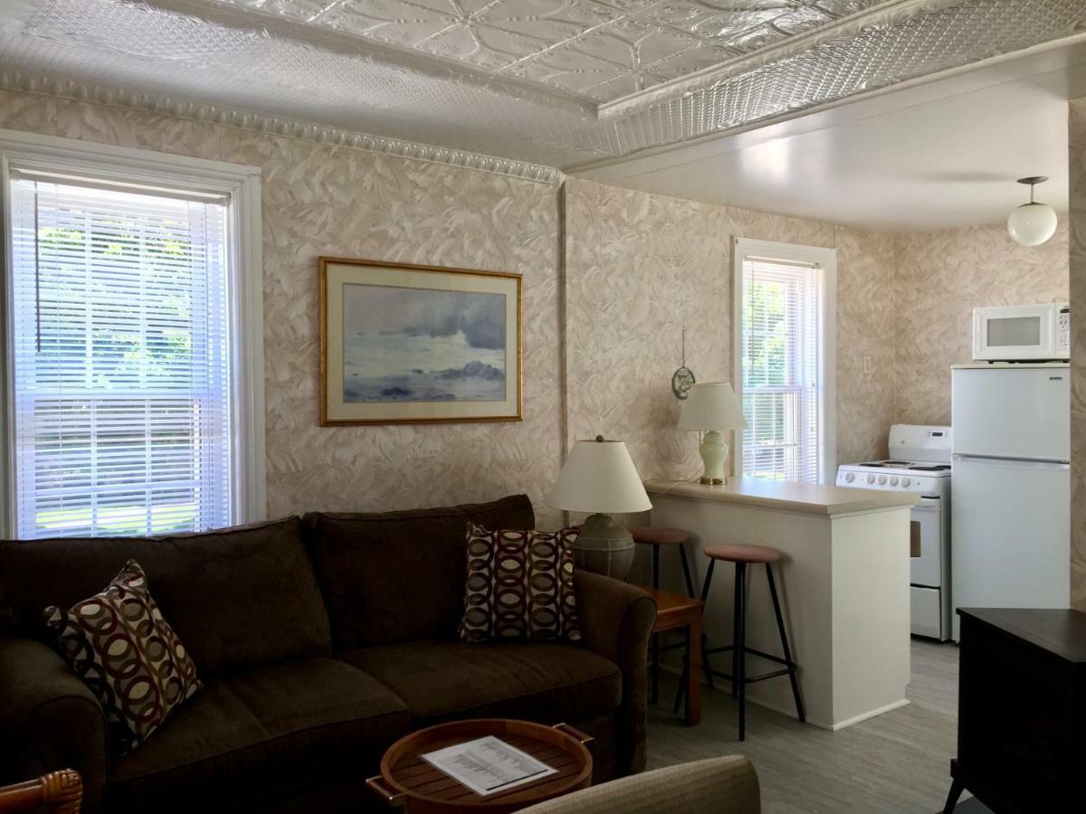 Trinity House Inn Gananoque Eksteriør billede