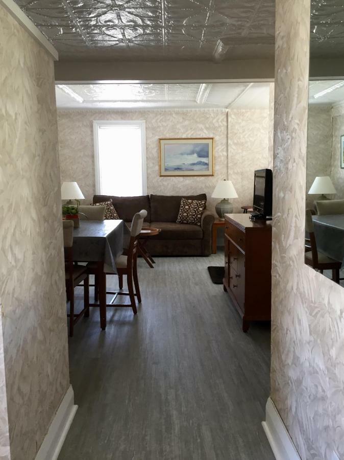 Trinity House Inn Gananoque Eksteriør billede