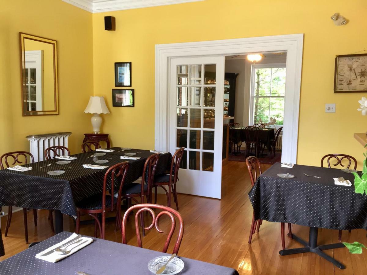 Trinity House Inn Gananoque Eksteriør billede