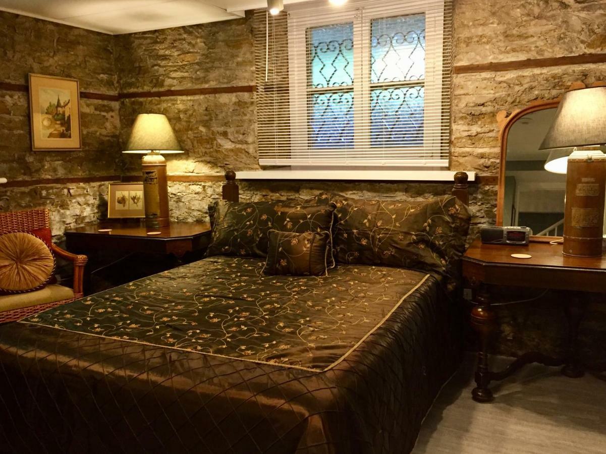 Trinity House Inn Gananoque Eksteriør billede