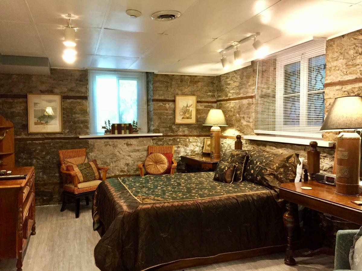 Trinity House Inn Gananoque Eksteriør billede