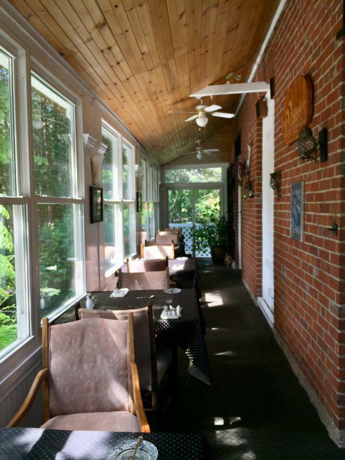 Trinity House Inn Gananoque Eksteriør billede
